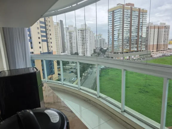 Imagem Vende apartamento de 2 quartos com 70m², incluindo 1 suíte e 1 banheiro social com 3 vagas de garagem.
