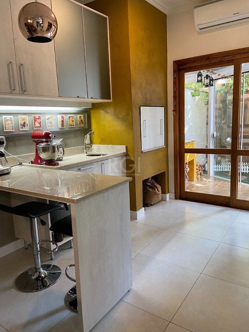 Imagem Casa Condominio para Venda - 220.89m², 3 dormitórios, sendo 1 suites, 2 vagas - Tristeza