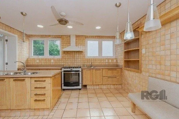 Imagem Vende-se luxuoso apartamento 3 quartos c/ suíte, dependência de empregada, gabinete, 2 vagas cobertas - 283m² - Moinhos de Vento