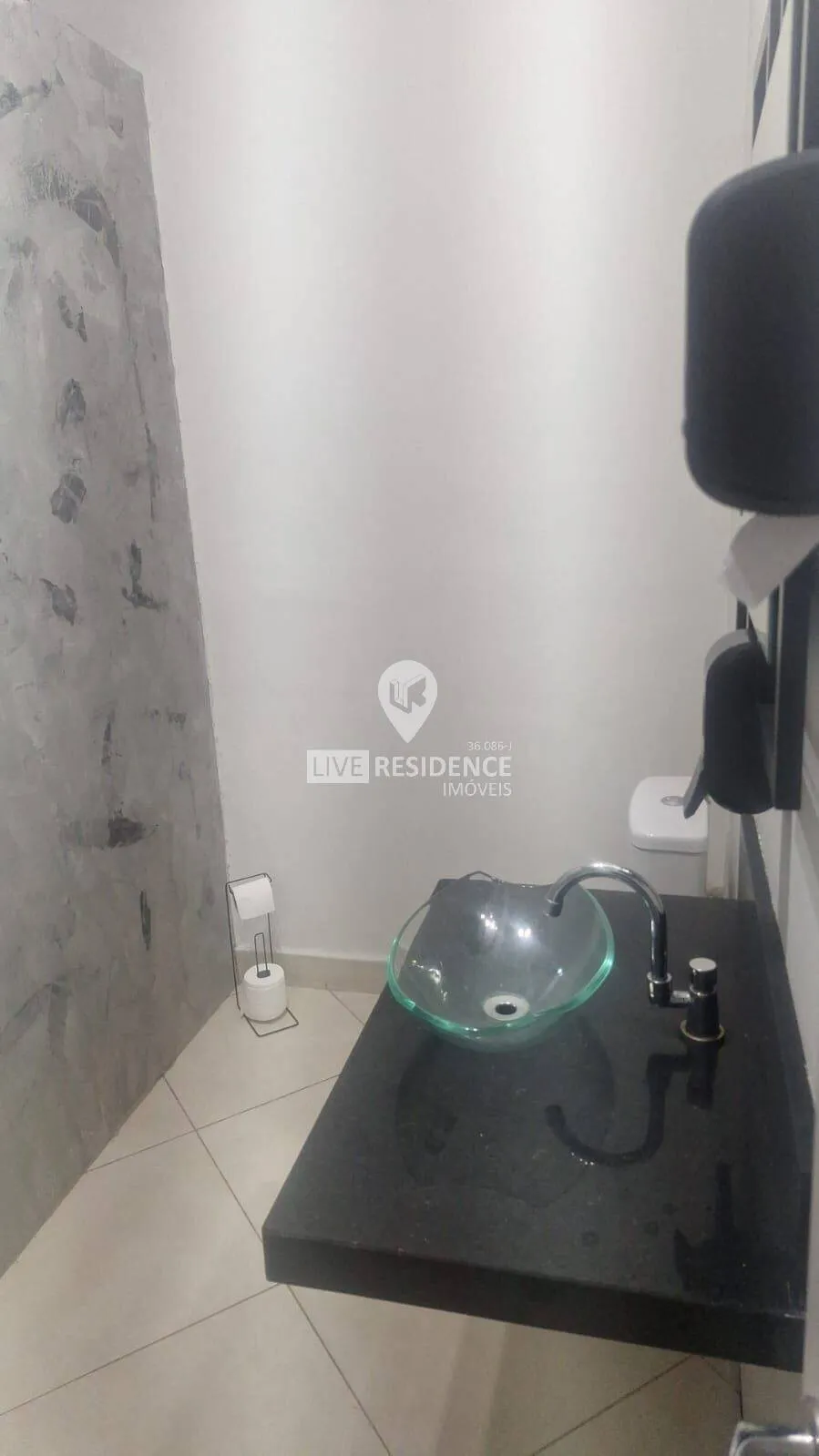 Imagem Casa totalmente térrea à venda em área comercial no Jardim Verona!
