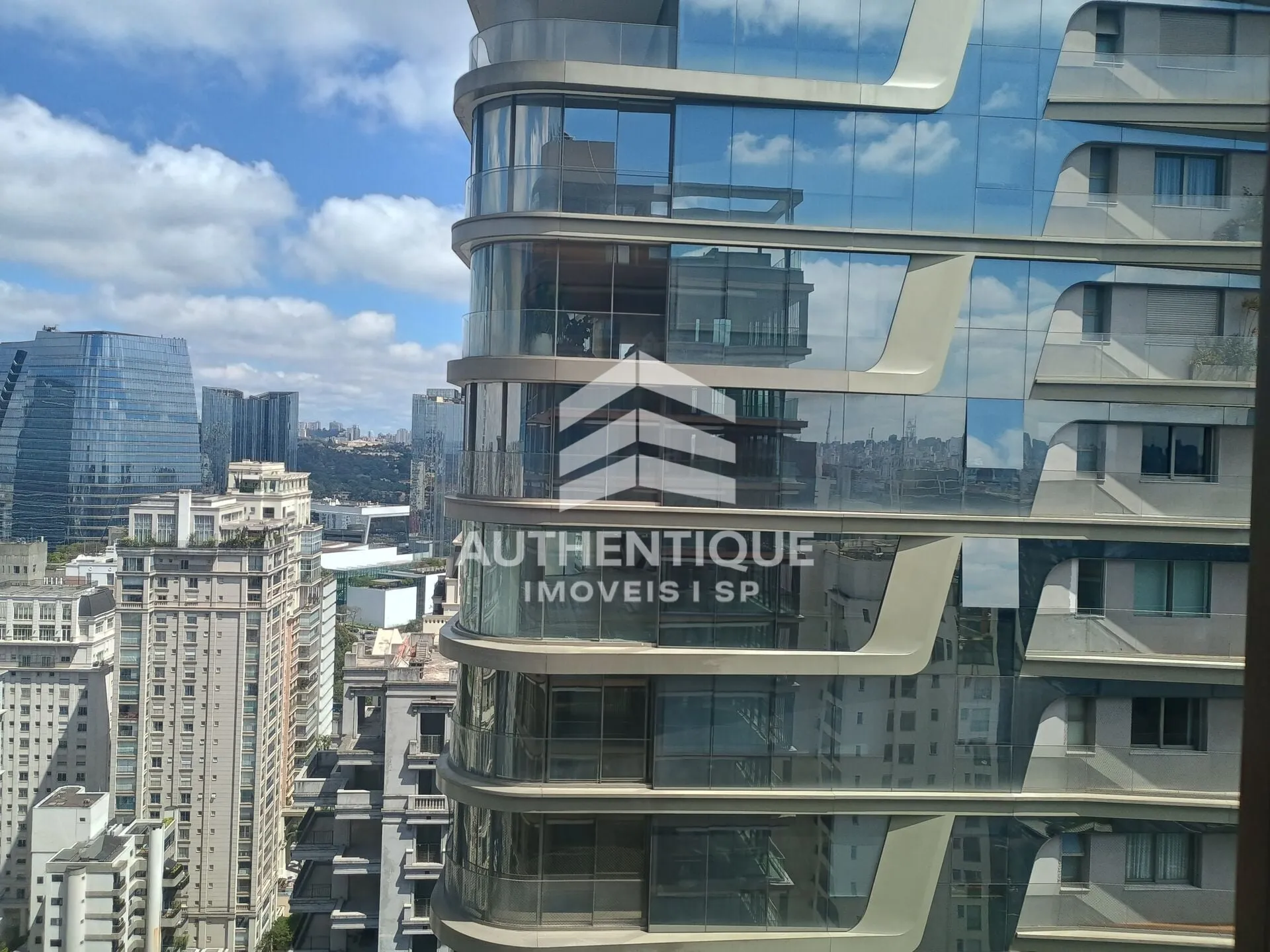 Imagem Apartamento à venda no bairro Itaim Bibi - São Paulo/SP