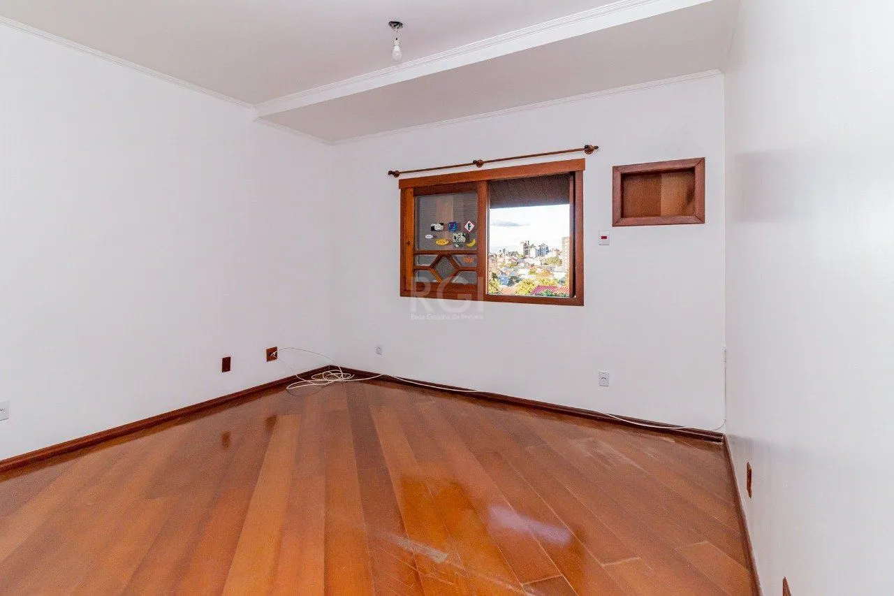 Imagem Casa para Venda - 431m², 4 dormitórios, sendo 2 suites, 3 vagas - Jardim Itu Sabará