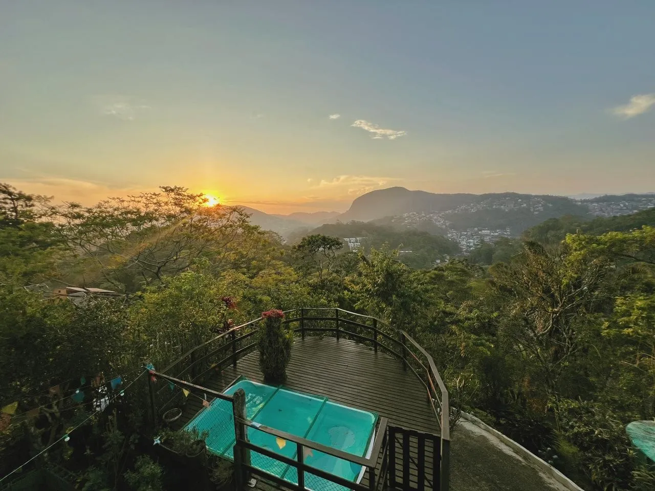 Foto do imóvel Casa para Venda em Petrópolis / RJ em Rua Doutor Henrique Castrioto