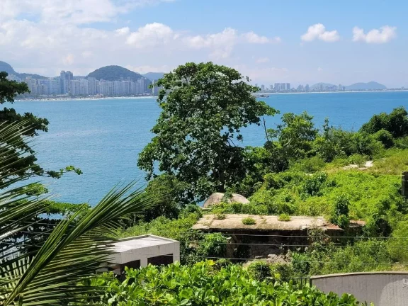 Foto do imóvel ASTÚRIAS - NA QUADRA DA PRAIA, MARAVILHOSA ÁREA DE LAZER, APTO REFORMADO E COM GARAGEM NO PRÉDIO.