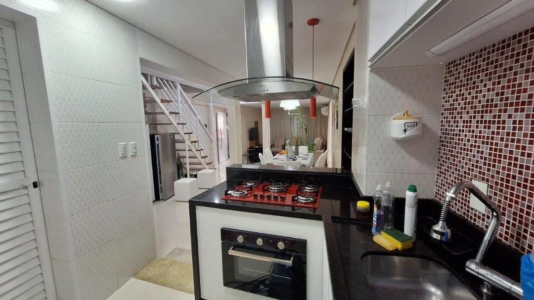 Imagem Sobrado comercial ou residencial, mobiliado, no Centro Histórico, com 2 quartos