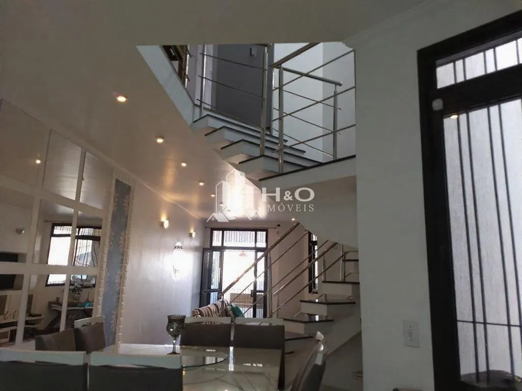 Imagem Belo Sobrado à venda com 250m² na Vila Alpina