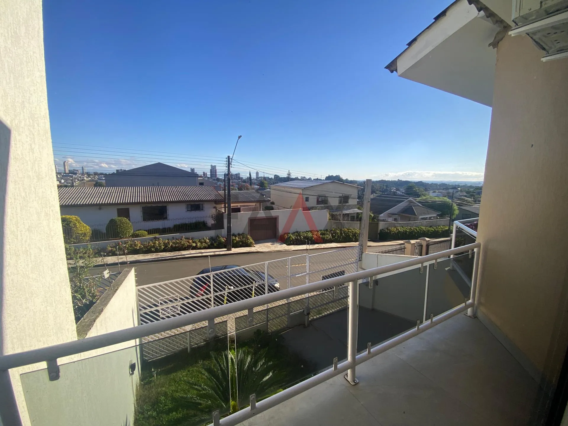 Imagem Sobrado com 4 dormitórios para locação,168.55 m², Alto da XV, GUARAPUAVA - PR