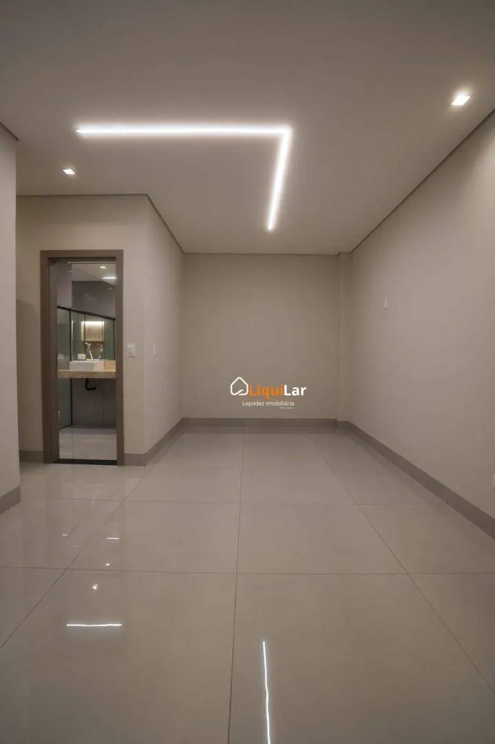 Imagem Casa Térrea de Alto Padrão na TV Morena com 3 Suítes, Piscina Aquecida e Pé-Direito Duplo