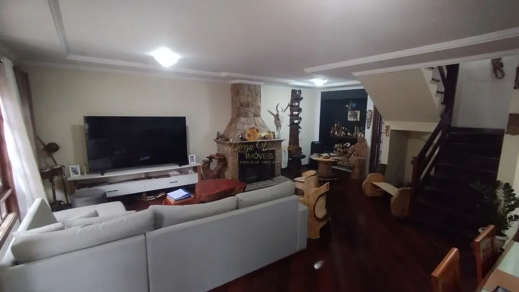 Imagem Casa em Condomínio para Venda em Teresópolis / RJ no bairro Alto