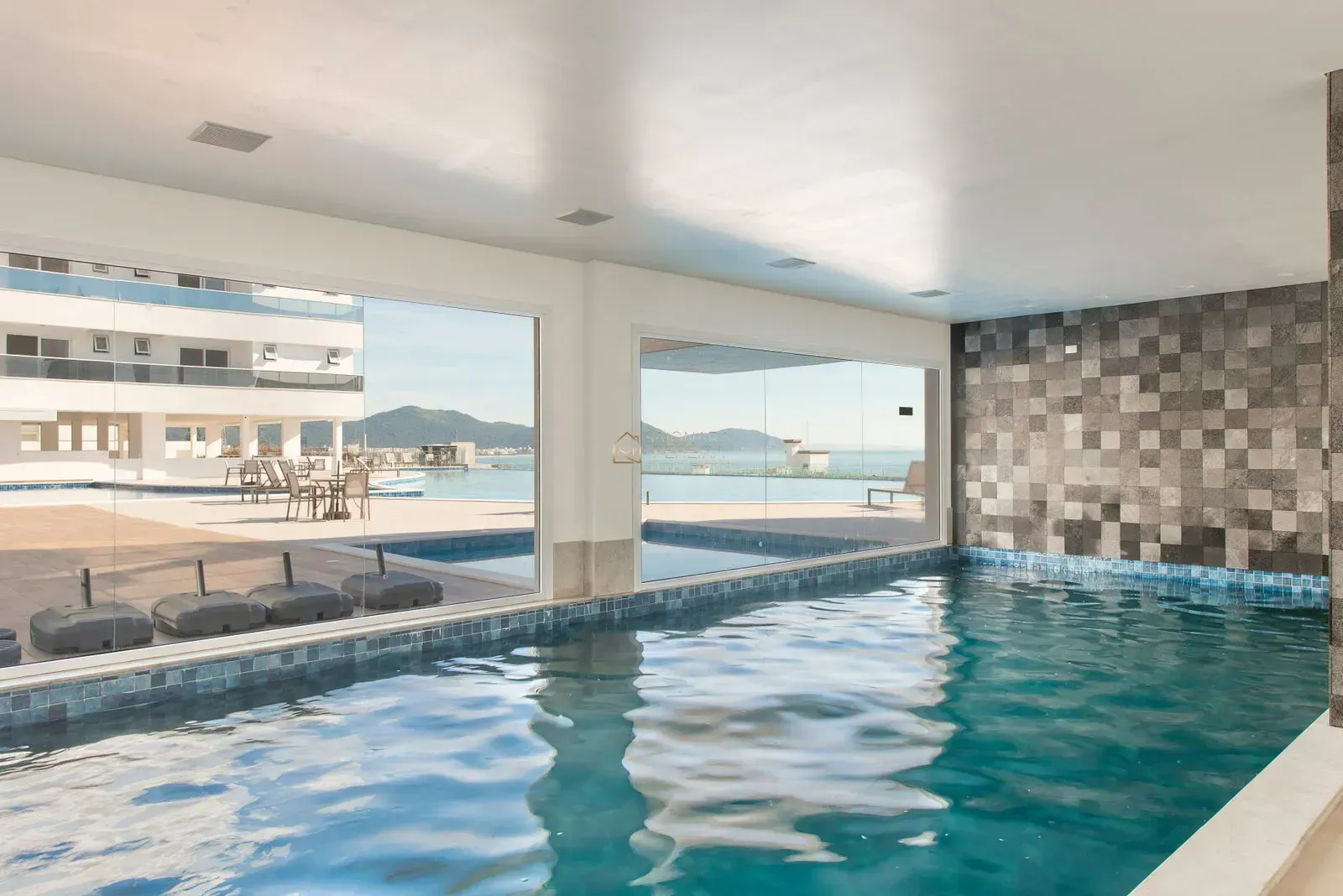 Imagem Viva no Topo: A Exclusividade da Cobertura com 3 suites no Mirante Home Club