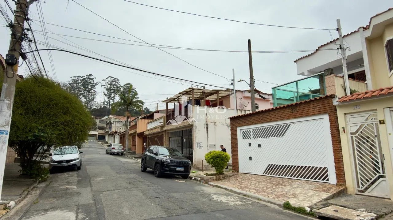 Imagem Sobrado à Venda Próximo ao Parque do Carmo - 2 Suítes, Ar-Condicionado, Churrasqueira e 2 Vagas