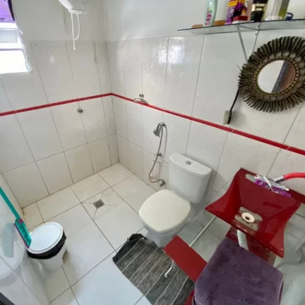 Imagem Casa com 3 suítes , com ótimo preço , disponível para venda em Manaus