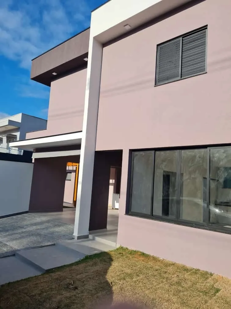 Imagem Sobrado Moderno com 3 Dormitórios, Suíte com Closet e Área Gourmet no Condomínio Vila Romana - Pindamonhangaba