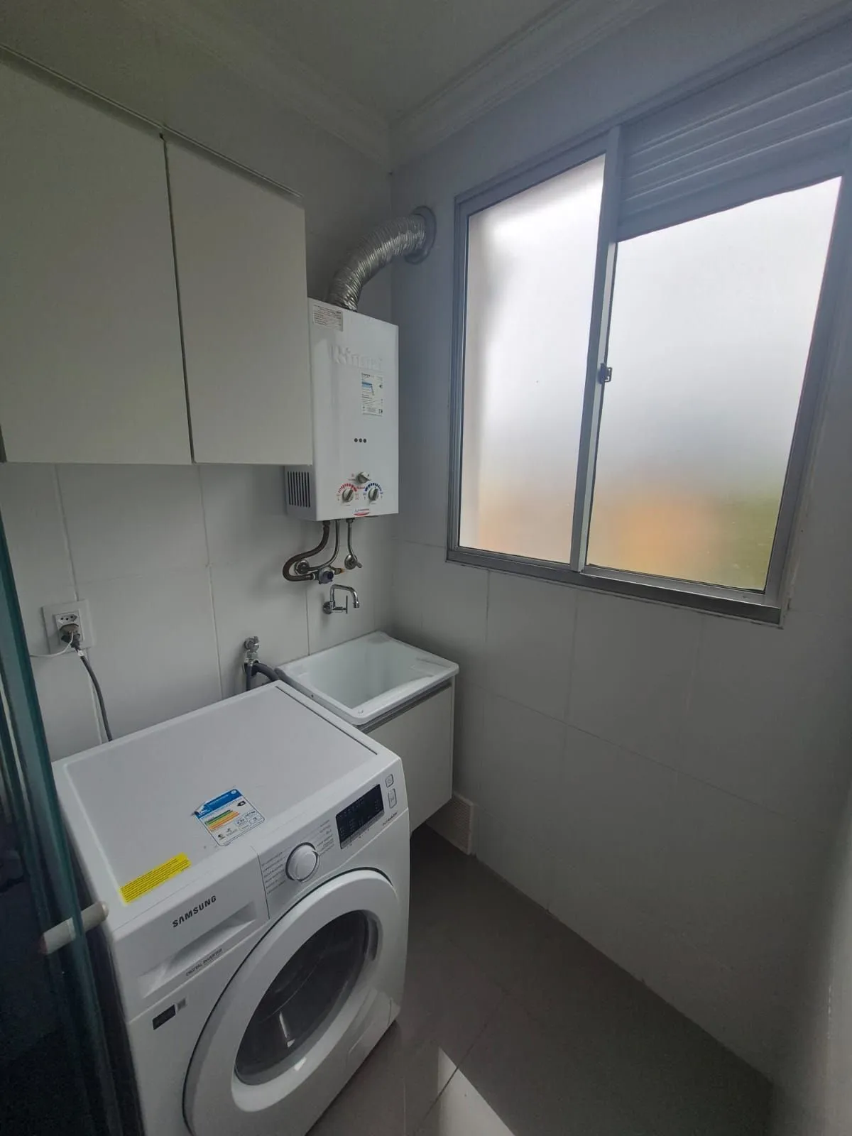 Imagem Apartamento com 2 quartos, vaga, elevador e piscina no bairro Nonoai