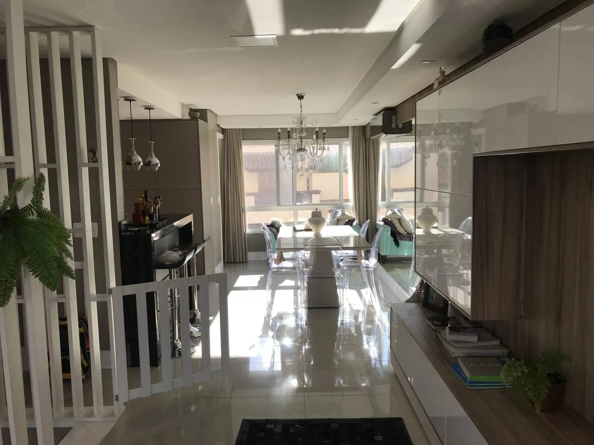 Imagem Casa Condominio para Venda - 230.51m², 4 dormitórios, sendo 1 suites, 3 vagas - Pedra Redonda
