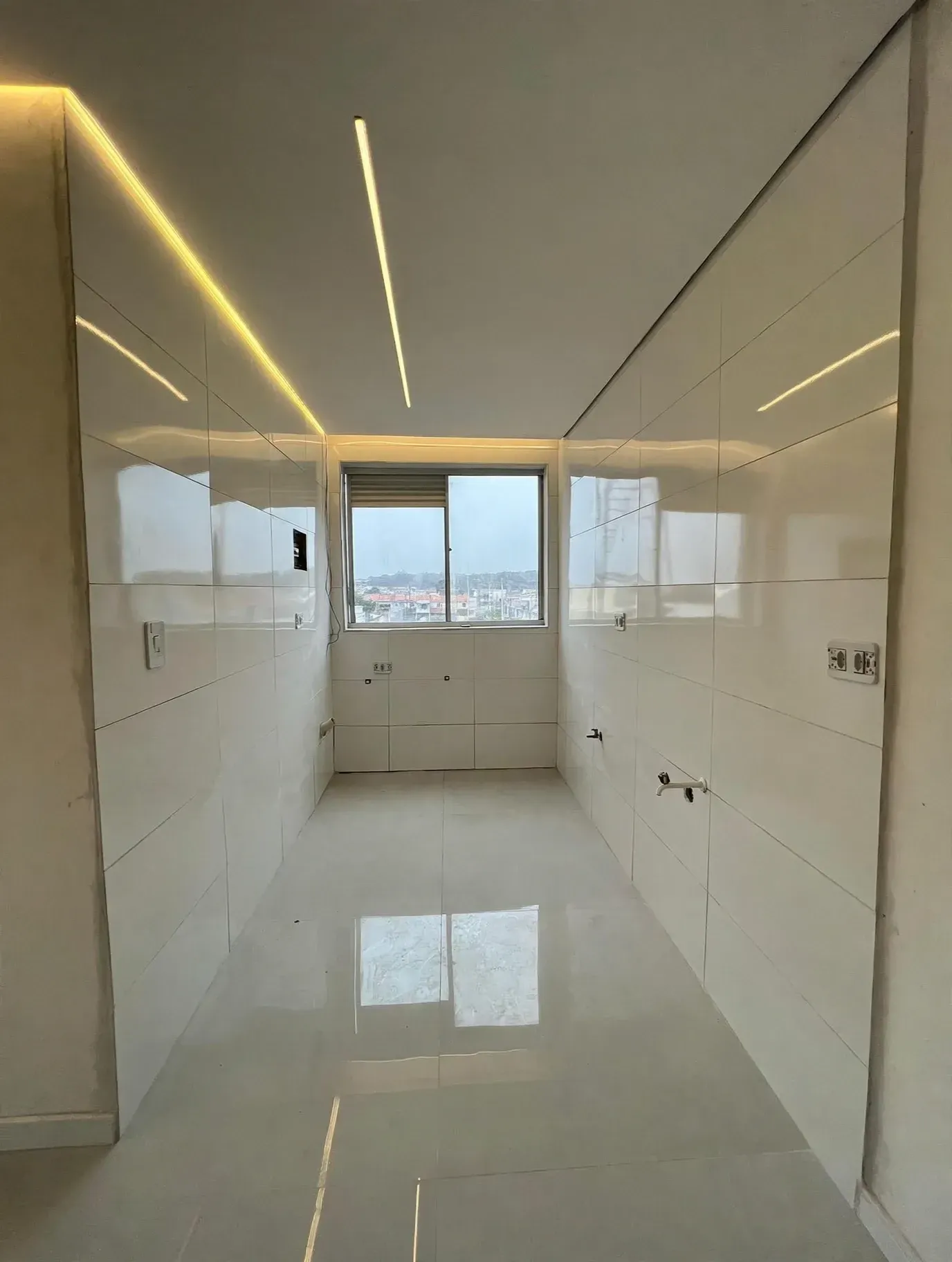 Imagem Apartamento com 2 Quartos à Venda, 42 m² em Sítio Cercado - Curitiba