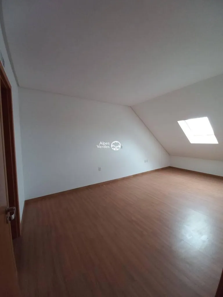 Imagem Vende-se apto próx ao centro de Gramado- 4 Quartos- R$1.730.000,00