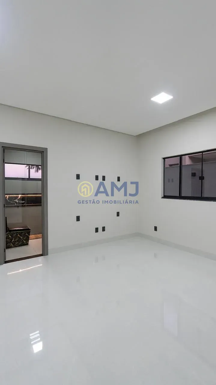 Imagem Casa Térrea à Venda no Condomínio Parqville Jacarandá - Aparecida de Goiânia/GO