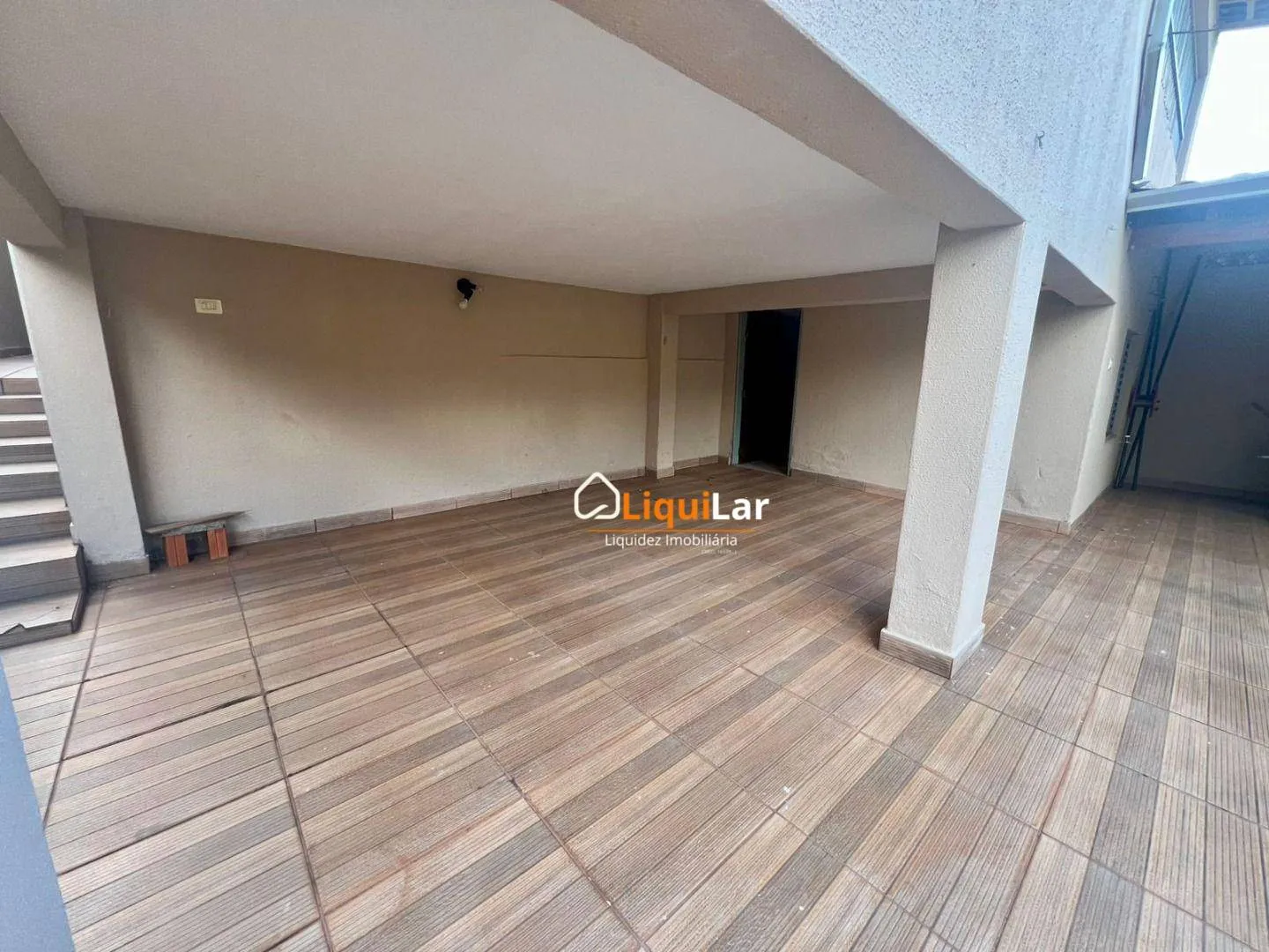 Imagem Imóvel Amplo com Dupla Aptidão Residencial ou Comercial em Terreno de 600 m² com Varanda Gourmet