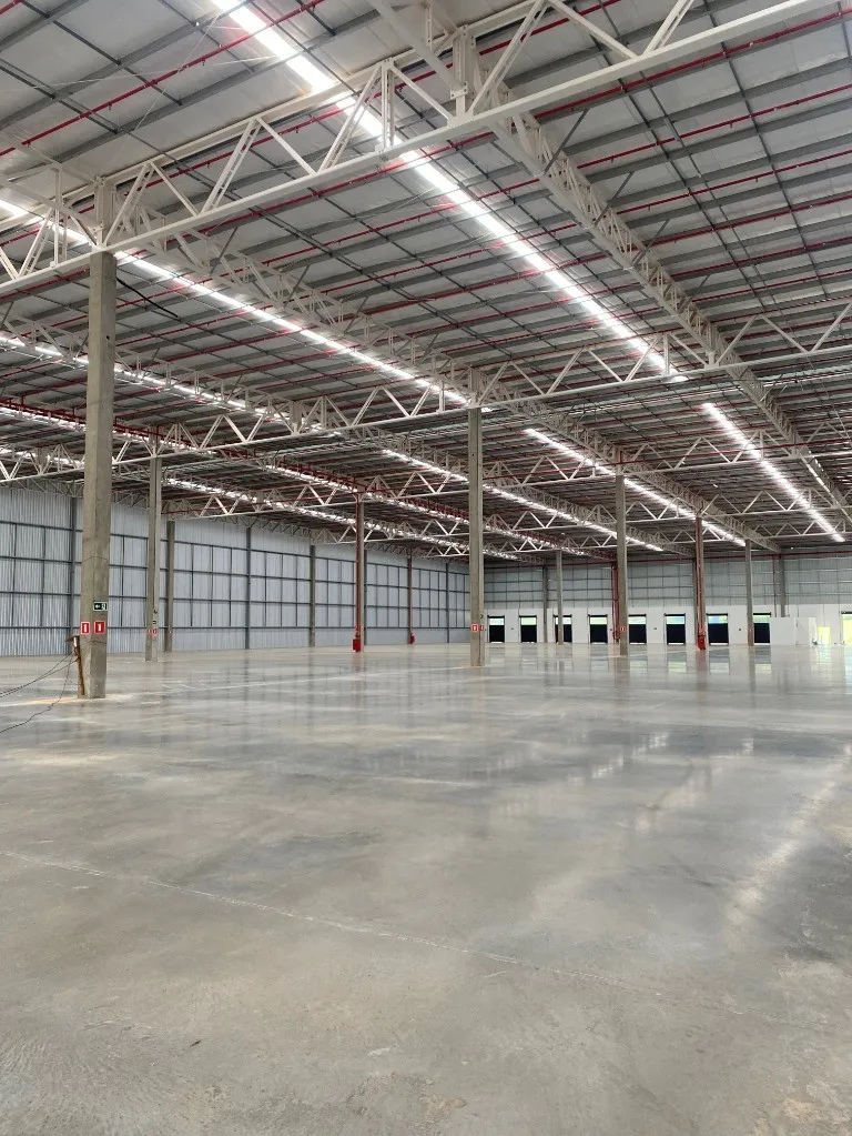 Imagem Galpão logístico Comercial para Locação em Extrema-MG: Centro, 12 Vagas, 2.929,21 m² de Área.