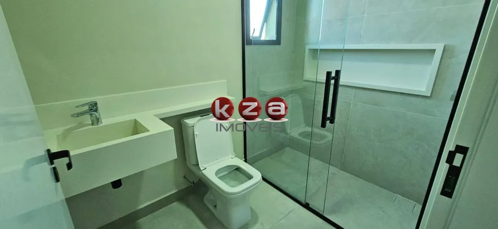 Imagem Belíssima casa a venda no condomínio Mont'Alcino em Valinhos-SP. 210 metros, 3 suítes, ampla sala, piscina, gourmet, 5 banheiros, 4 vagas,