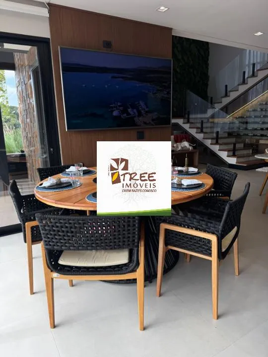 Imagem VENDA DE SOBRADO NO IBIRAPITANGA, EM SANTA ISABEL/SP, 375m² com 4 suítes, cozinha completa, piscina, jacuzzi, área gourmet e 6 vagas. CONSULTE-NOS.