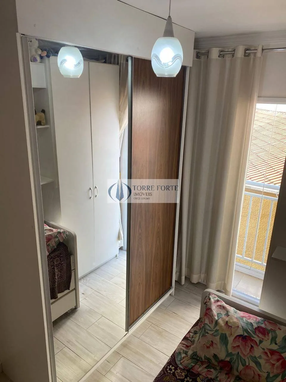 Imagem Apartamento Reformado com 2 Dormitórios, 1 Suíte e 1 Vaga em Santo André