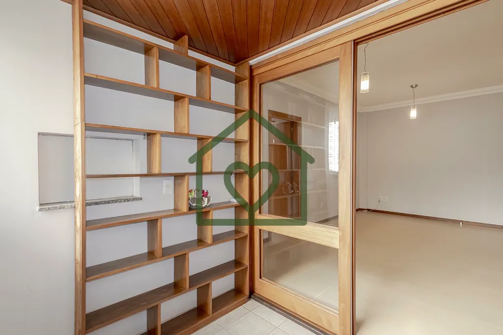 Imagem Apartamento desocupado, semimobiliado no Centro Histórico. Living 2 ambientes, sacada fechda com ch...