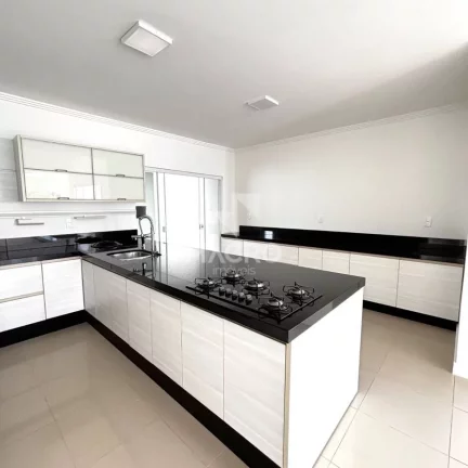 Imagem Casa semi mobiliada | Amizade | 3 quartos (1 suíte) | 200m²
