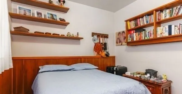 Imagem Casa sobrado no Jardim do Salso de 4 dormitórios e 3 vagas