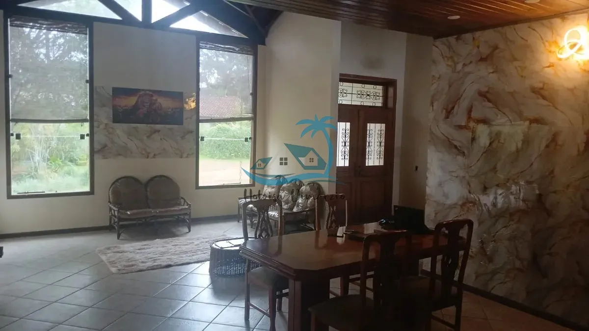 Imagem Casa de alto padrão à venda em condomínio fechado (Jardim Costa Azul) em Ubatuba