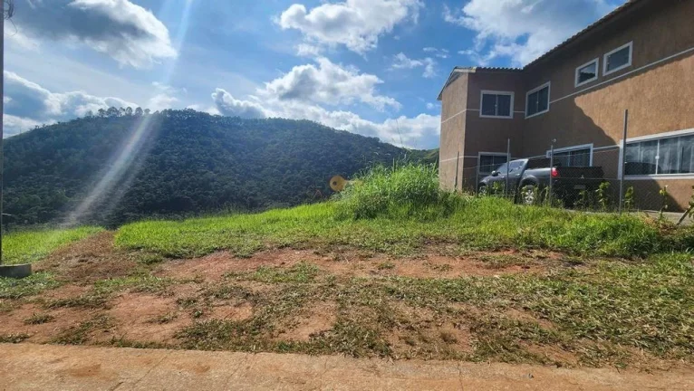 Imagem Terreno em Condomínio para Venda em Teresópolis / RJ no bairro Vale Alpino