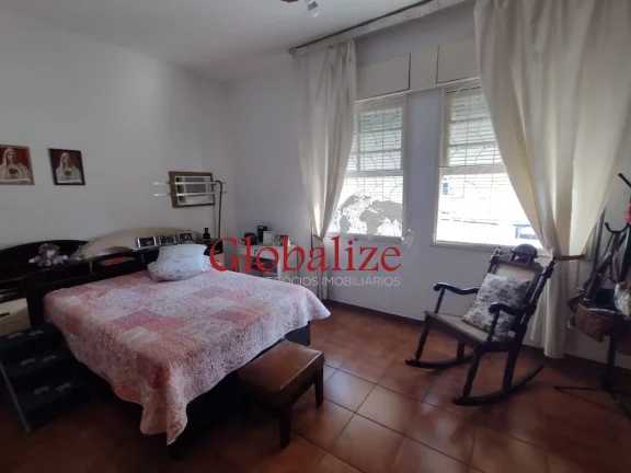 Imagem Sobrado à venda com 3 dormitórios e 1 vaga no bairro do Macuco em Santos por R$ 850.000,00