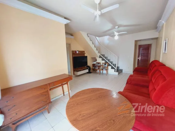 Cobertura duplex com 5 quartos sendo 2 suites na Praia do Morro! em Av. Oceanica