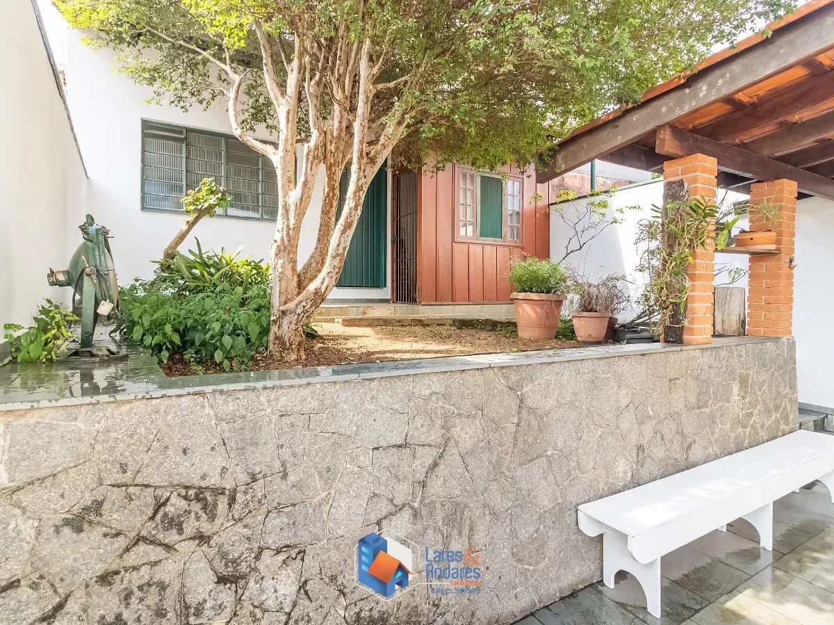 Imagem Sobrado para venda em Jardim Regina com 3 quartos, sendo 1 suíte, 226m²