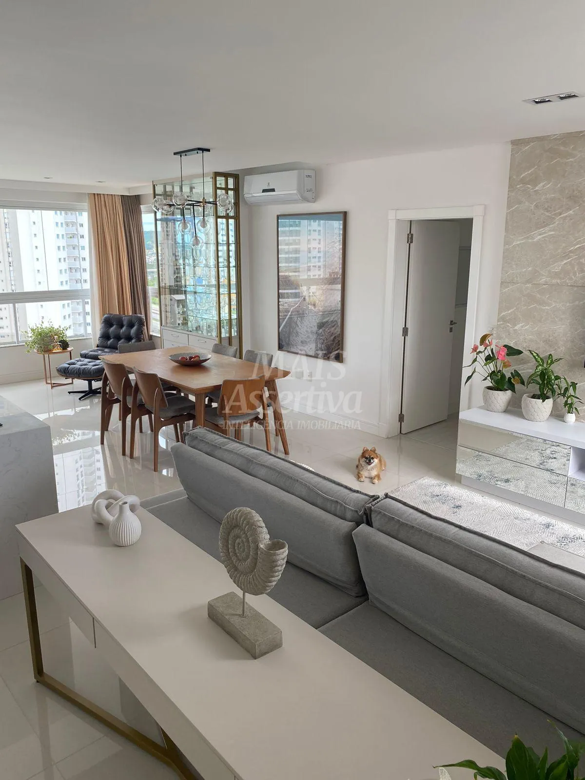 Imagem Excelente apartamento de alto padrão a venda no centro de Balneário Camboriú/SC