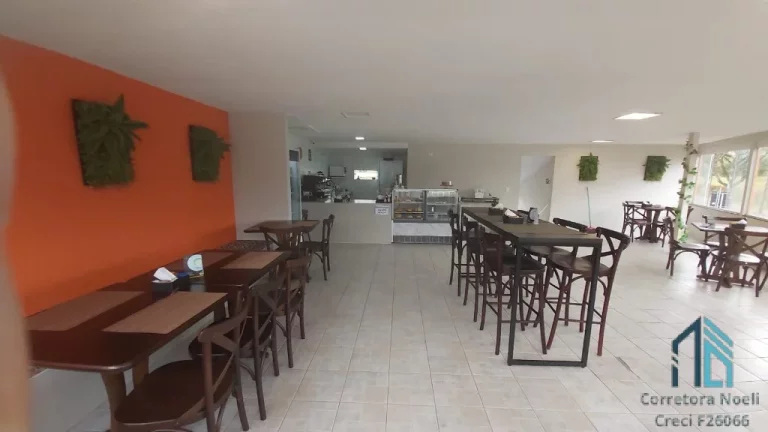 Imagem Imóvel comercial com estacionamento a venda, no Jardim Botânico em Curitiba PR