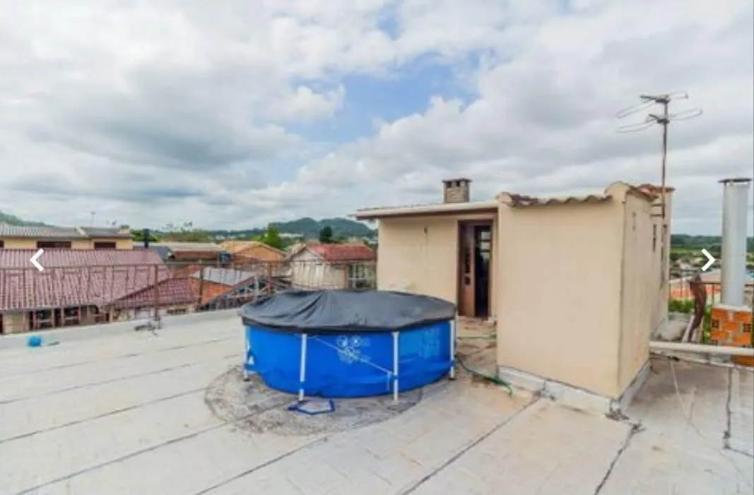 Imagem Sobrado de 3 Andares - Vila Nova