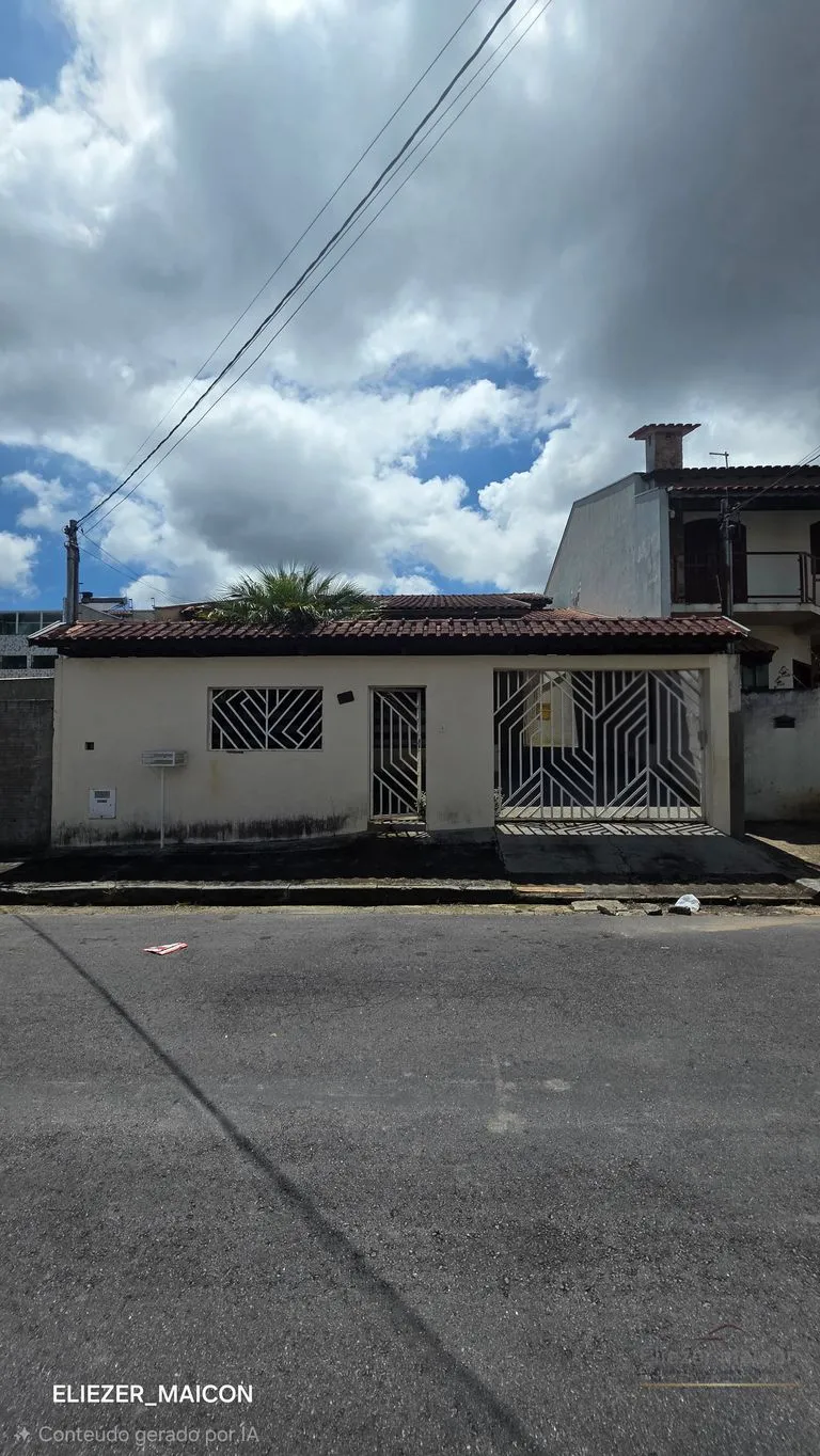 Foto do imóvel Casa térrea à Venda com 3 quartos no Jardim das Acácias, Poços de Caldas - MG