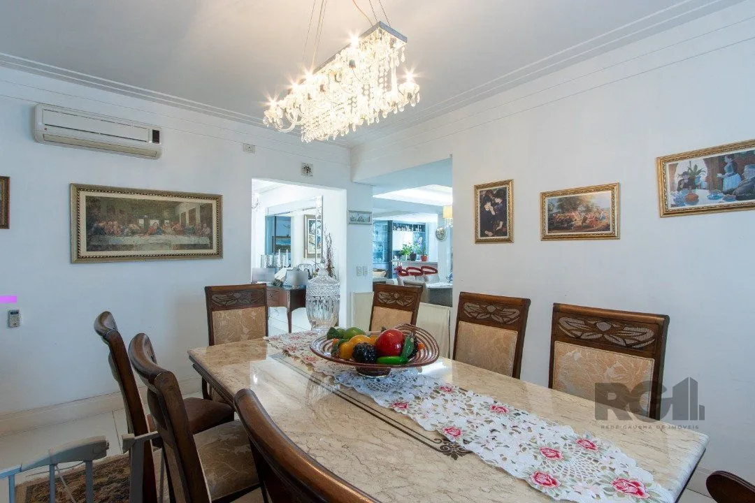 Imagem Casa em condominio . com 6 suites, sendo 3 suítes master com closet e hidro.