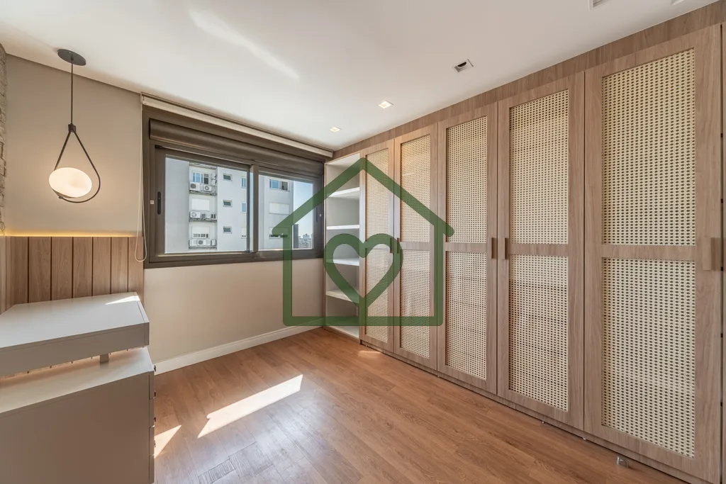 Imagem A Bridge Imóveis vende apartamento de 145 m², em andar alto, com 3 suítes, living para três ambi...
