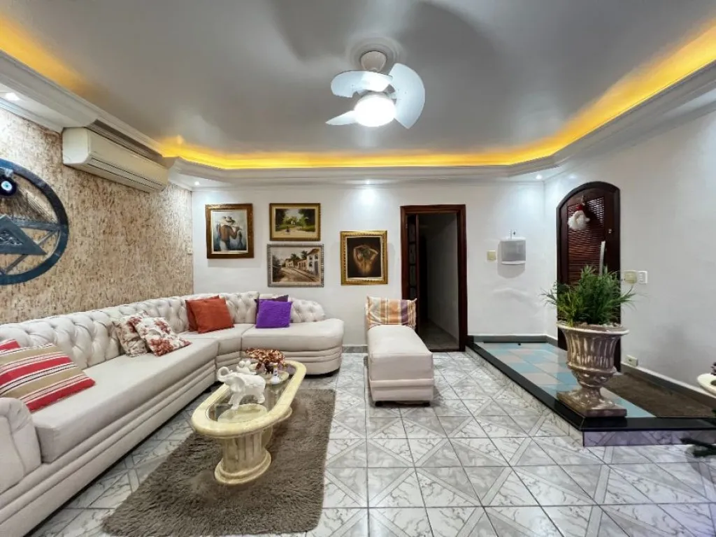 Imagem CASA COM 385,00 m² - GUILHERMINA - PRAIA GRANDE SP