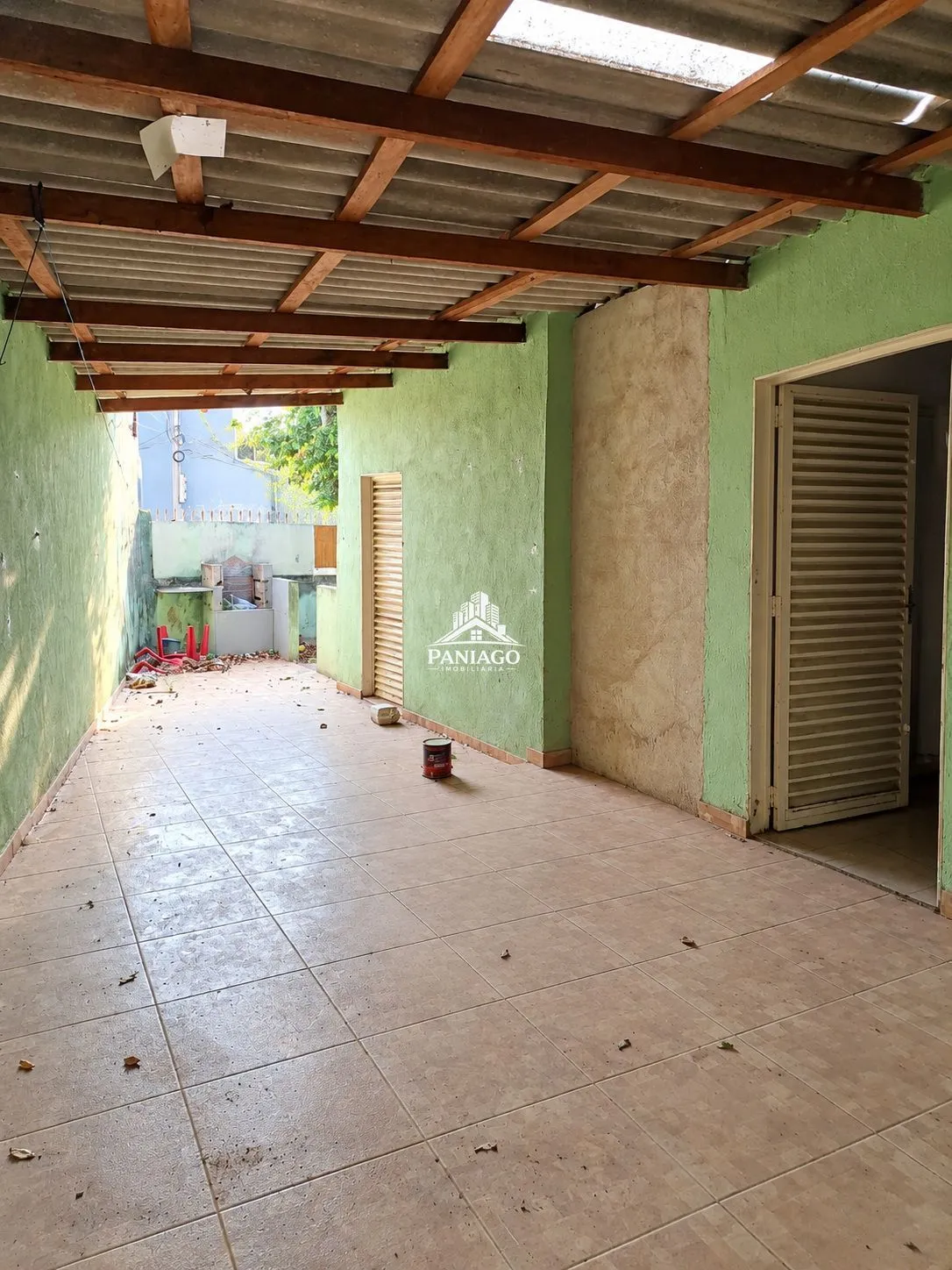 Imagem Casa Quintal, Espaço Externo, Localizada no Bairro Areão, Próxima à Região Centr