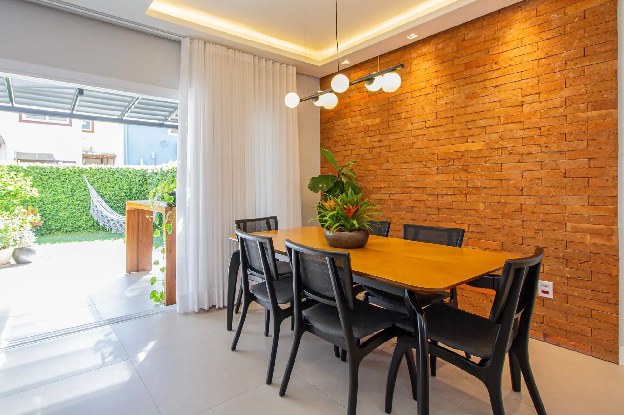 Imagem Casa em condominio, com espaçp e segurança para sua familia!