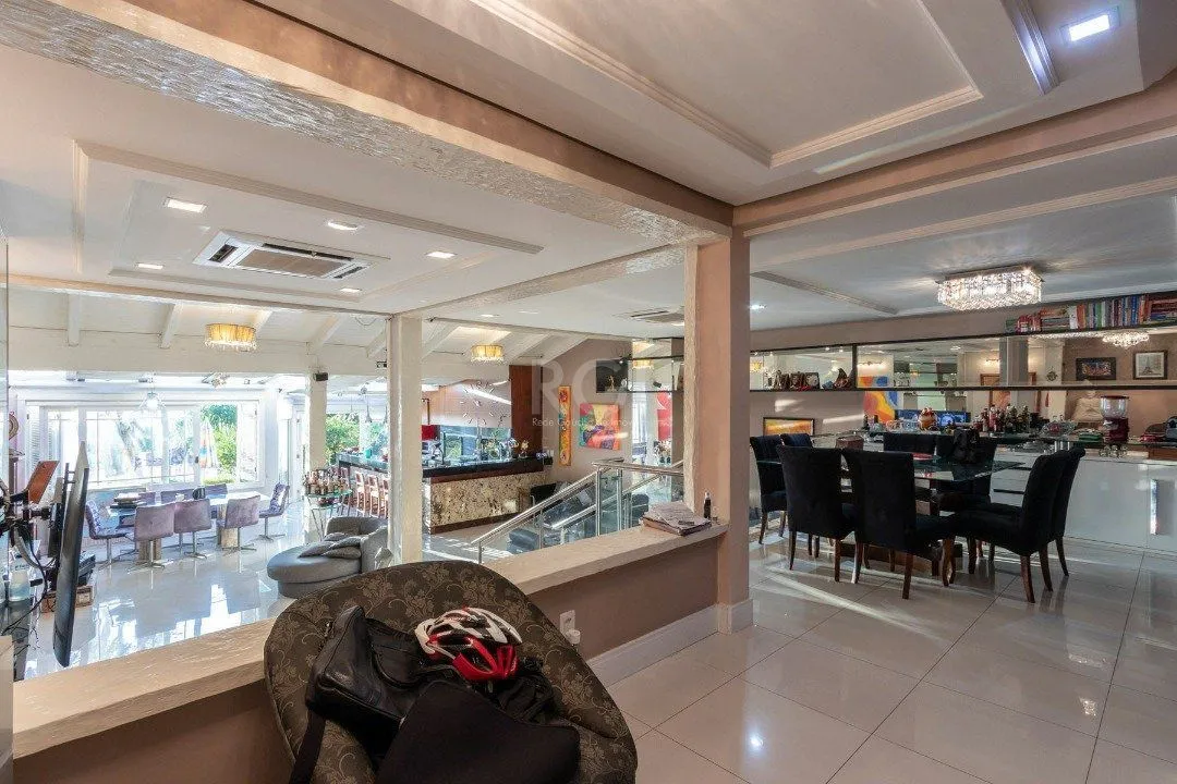 Imagem Casa Condominio para Venda - 381.1m², 4 dormitórios, sendo 2 suites, 4 vagas - Santa Tereza
