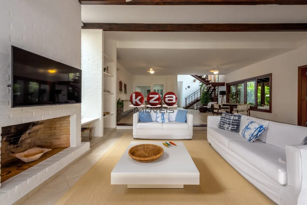 Imagem Mansão de Luxo em Condomínio Exclusivo em Maresias - 5 quartos, 5 suítes, 3 salas, 6 banheiros, 5 vagas, 507m². Venha conferir!