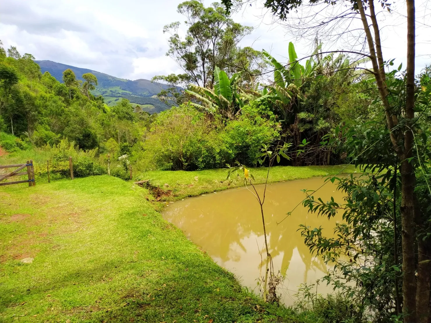 Imagem Chácara à venda 3 Quartos, 1 Suite, 1 Vaga, 121000M², Bairro dos Macacos, Silveiras - SP