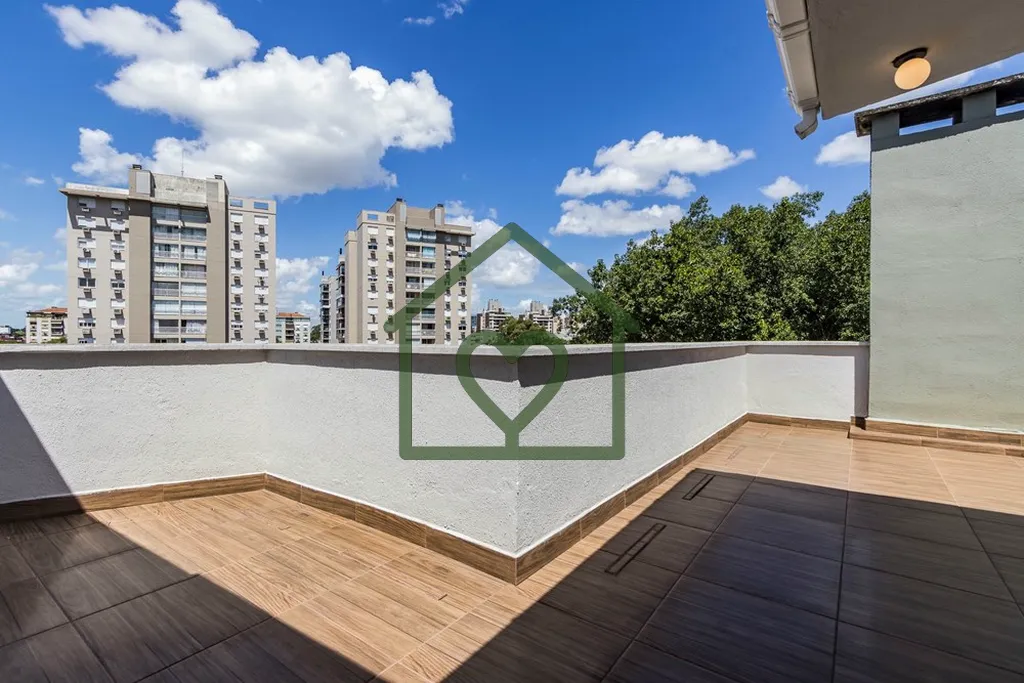 Imagem Linda cobertura duplex reformada situada no coração do Jardim Lindóia em Porto Alegre, Localizada...