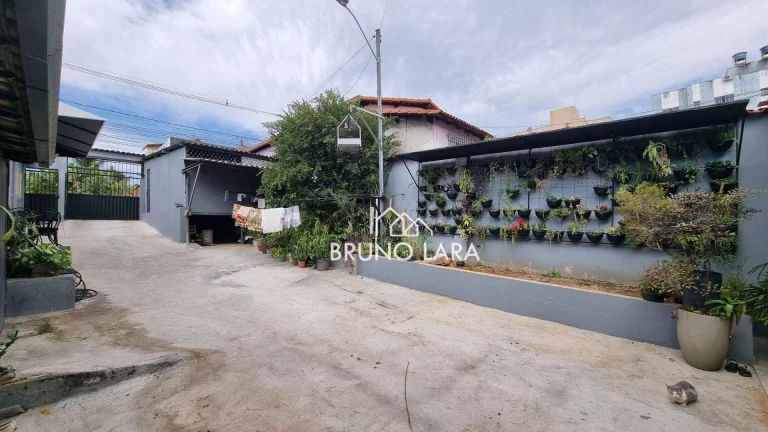 Imagem Casa com 7 dormitórios para alugar, 230 m² por R$ 4.000,00/mês - Novo Horizonte - Igarapé/MG