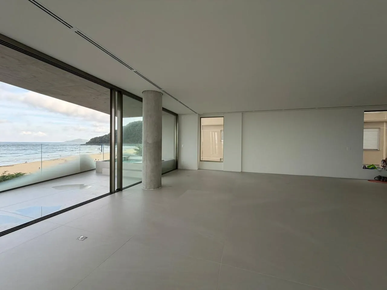 Imagem Apartamento com vista para o mar à venda com 330m2 por R$ 28.000.000,00